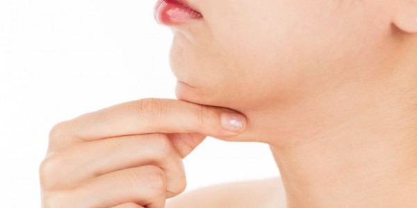 3 Cara Menghilangkan Double Chin, Lakukan Latihan Otot dan Leher
