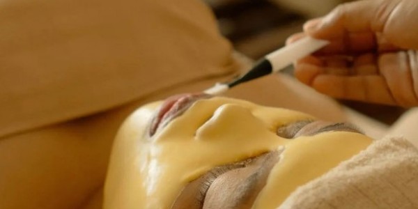 DIY Masker Wajah Madu, Deep Cleaning Facial di Gaya Spa Cuma Rp 515.000