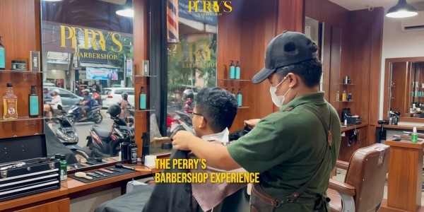 Pengalaman Grooming di Perrys Barbershop: Fade Rapi Bikin Gaya Lebih Berkelas
