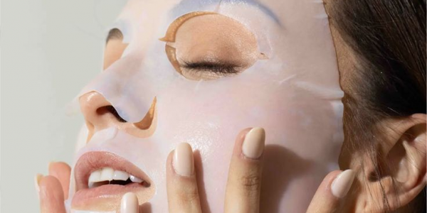 4 Manfaat Sheet Mask untuk Wajah, Ada di Rangkaian Perawatan Gaya Spa Wellness