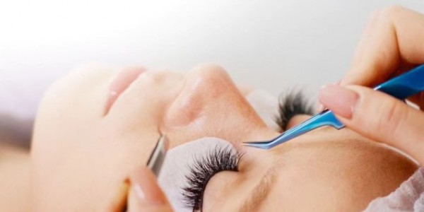 Bingung Cara Lepas Eyelash Extension Tanpa Iritasi? Yuk, ke Gaya Spa Wellness Sekarang