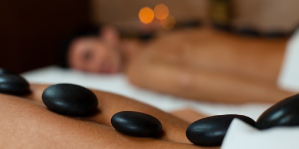 Manfaat Terapi Hot Stone Massage