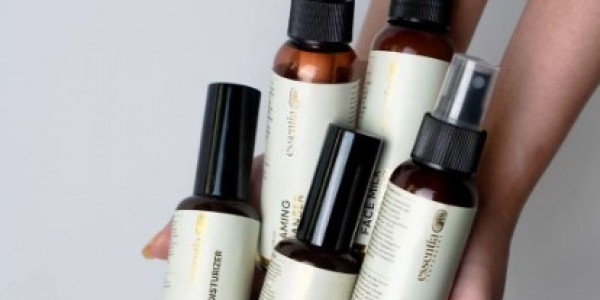 Cara Pilih Skincare untuk Kulit Sensitif, Essentia Apothecary Pilihan Terbaik