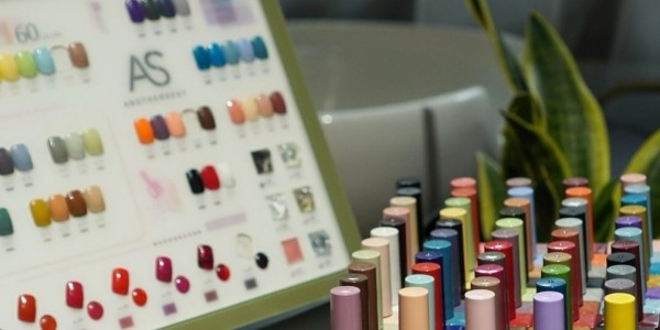 Warna Kuku Ini Bisa Bikin Anda Banyak Cuan, Yuk Nail Art di Spectrum ...